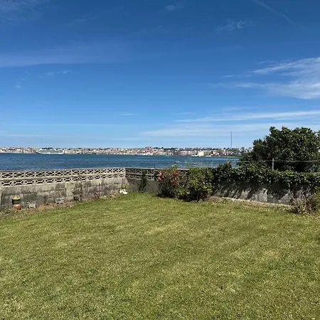 Casa Revilla Playa * Педренья